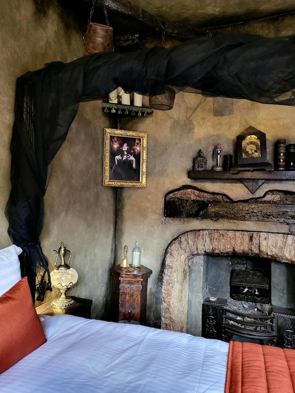 Hocus Pocus Tiny Hotel - York — Photos 1